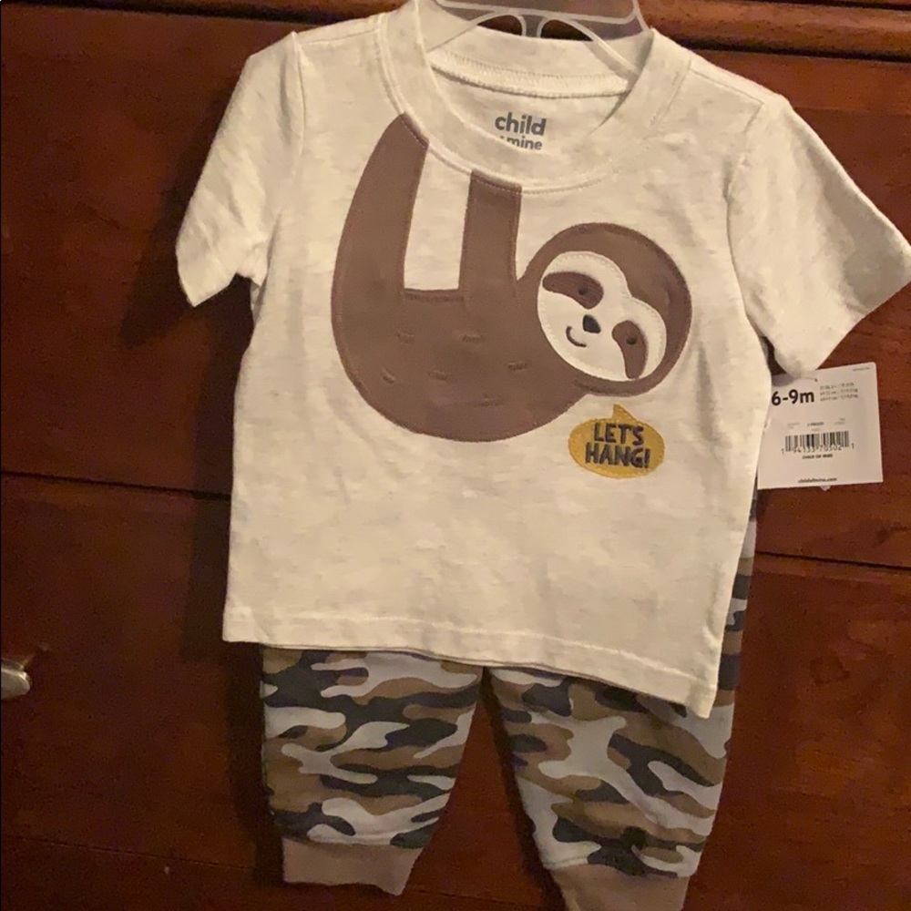Carter’s top and bottom set
